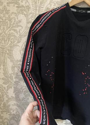 Свіншот dsquared 2 3