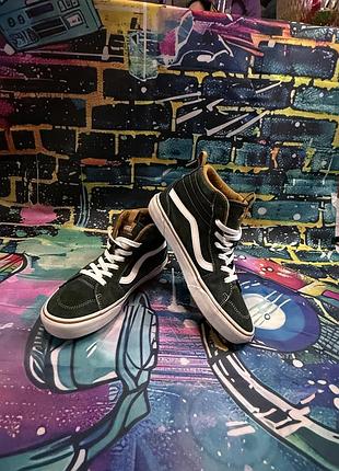 В наявності оригінальні високі кеди vans filmore hi vansguard темно-зеленого кольору.