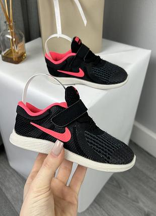 Дитячі оригінальні кросівки nike revolution