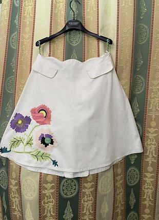 Спідниця із вишивкою escada