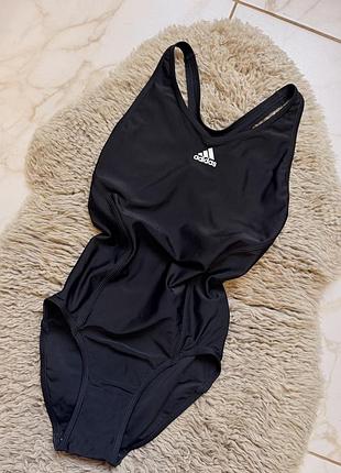 Суцільний купальник від adidas з красивою спинкою