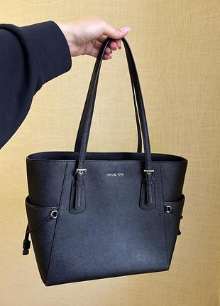 Продам сумку  michael kors ‼️оригінал ‼️ стан-ідеальний ціна - 6000 ( можливий торг ) 🫶🏼 якщо цікавить надішлю додаткові фото!