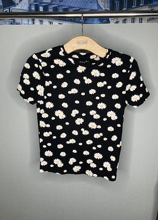 🌼🖤 футболка bershka — черная с белым принтом в виде ромашек