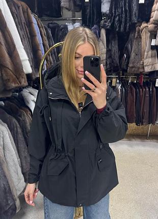 Весняна вітровка весняна куртка жіноча вітровка