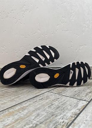 Salming greyhound vibram 6