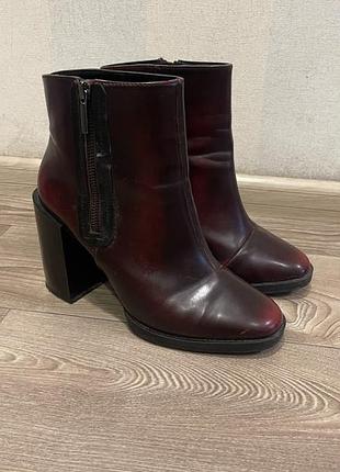 Чобітки від zara