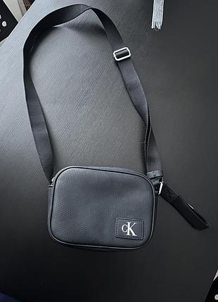Calvin klein сумка чорного кольору оригінал
