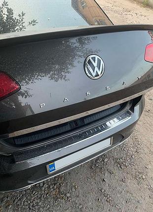 Накладка на багажник sd нержавейка carmos - турецкая нержавеющая сталь для volkswagen passat b8 2015-2023 гг