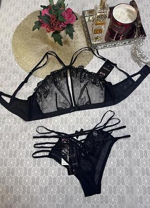 Неймовірно красивий комплект hunkemoller
