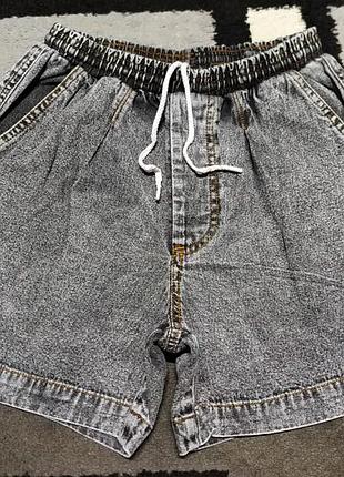 Джинсовые шорты для девочки 12-13 г.