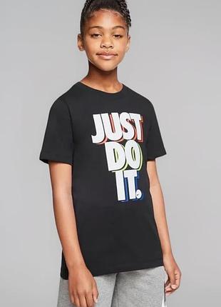 Футболка nike (оригинал) 8-10 лет, 128-137 см