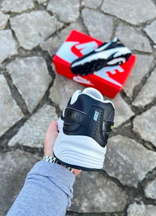 Nike initiator black white 7