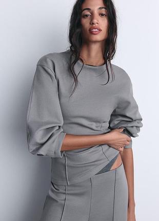 Жіночий облягаючий на талії світшот з широкими рукавами zara розмір л