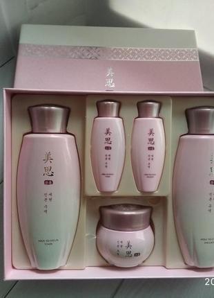 Омолоджуючий набір з коренем червоної японської сосни missha misa yei hyun skin care set