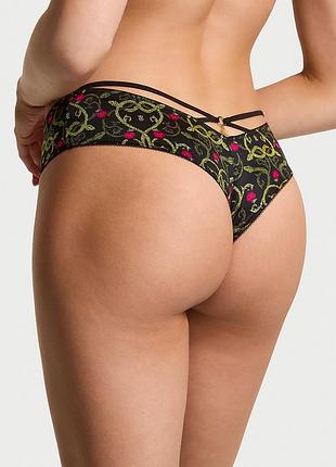 Трусики cheeky з високим вирізом та бретельками з прикрасою позаду. very sexy. victoria's secret. оригінал 🇺🇸