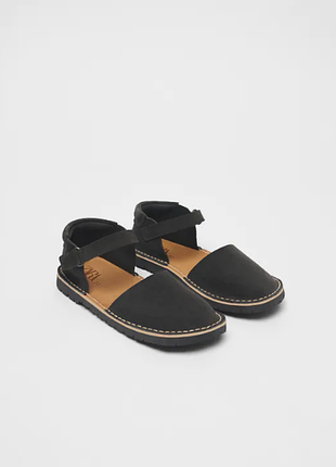 Кожаные босоножки zara