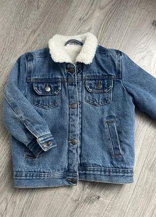 Джинсова куртка тепла