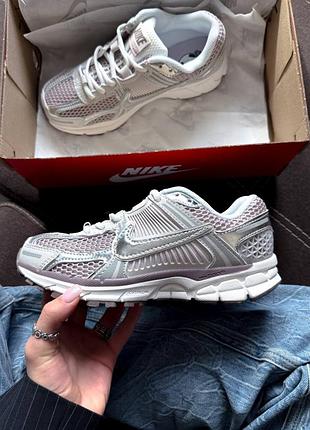 Кроссовки zoom vomero 5 silver