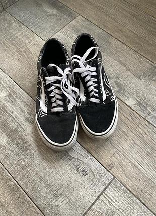 Vans old skool peace paisley