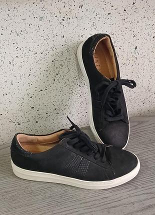 Стильні жіночі кросівки linea ,елегантні чорні кеди в стилі casual-chic.