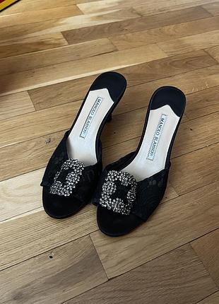 Торг manolo blahnik оригінал | стильні мюлі з кристалами  продам оригінальні мюлі від manolo blahnik чорні з фірмовою кристальною пряжкою