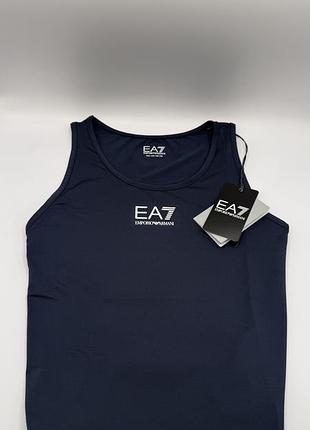 Спортивний топ (майку) від бренду ea7 emporio armani у темно-синьому кольорі.