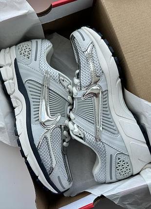 Кросівки nike zoom vomero 5 photon dust metallic silver fd0884-025