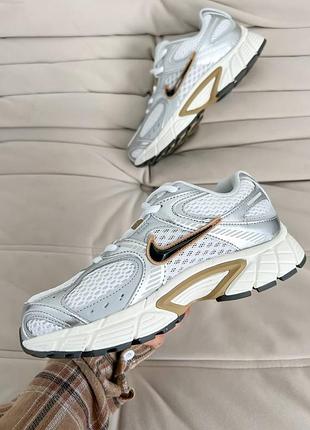 Кросівки zoom vomero 5 rnr silver/gold