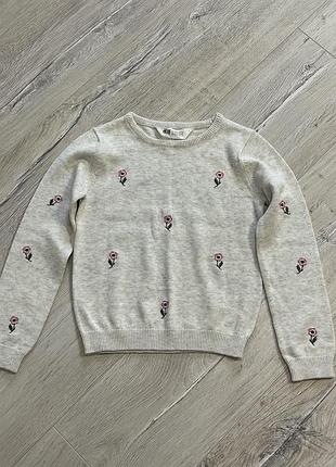 Zara легкий котоновий светр з вишивкою в ідеальному стані,на зріст 110-116 сантиметрів,5-6 років,