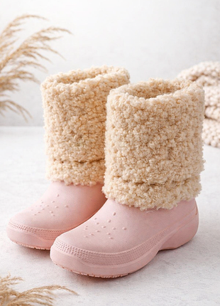 Демисезонные сапожки фирмы crocs w6