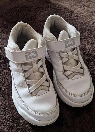 Jordan max aura 3 от бренда nike.