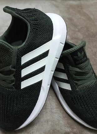 Кроссовки весна-лето мал.34р.adidasвьетнам