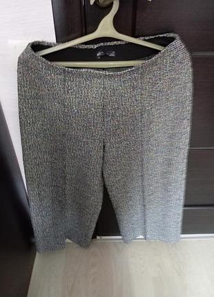 Жіночі кюлоти. розмір 14.сірого кольору в крапочку.бренд "m&s".страна виробництва бангладеш.