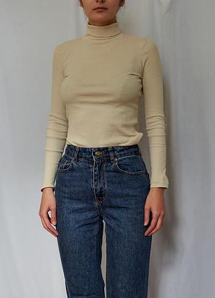 Гольф лонгслив бежевый