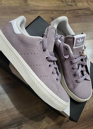 Кросівки adidas нові 35 (22,5 см)