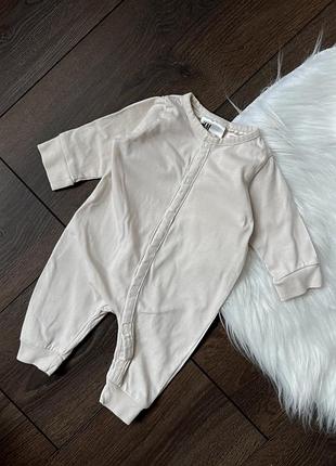 Молочний бежевий бавовняний ромпер чоловічок hm h&m унісекс 50 см для новонароджених