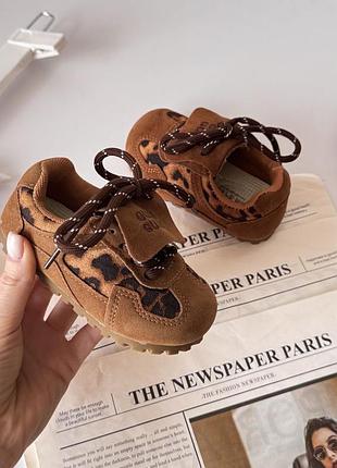 Кроссовки для девочки из искусственной замши цвет коричневый леопард