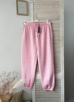 Брюки спортивные розового цвета prettylittlething.