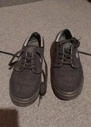 Кроссовки nike.