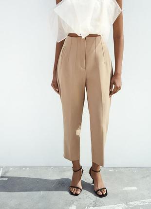 Шикарные бежевые брюки zara