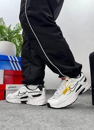 ✔️ nike initiator black white 2