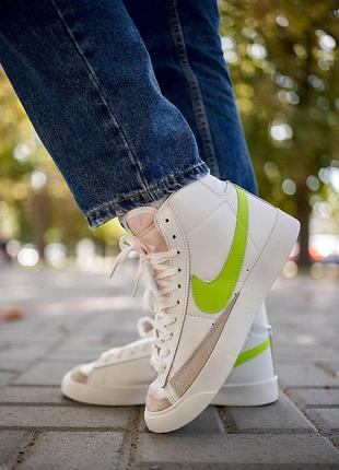 Женские кроссовки nike blazer high green logo