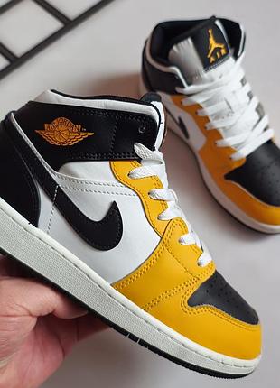 Нові оригінальні nike jordan  р38 довжина устілки по факту 24.5см
ц1399грн