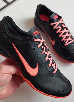 Оригинальные кожаные nike air musio р42 длина стельки по факту 27см
