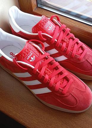 Кросівки adidas gazelle ji2063 оригінал нові р.44, 43 , 40  натуральна замша червоні