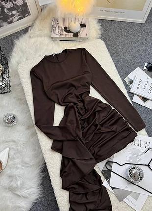 Сукня міні плаття з шлейфом