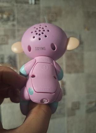 Ручная интерактивная обезьянка happy monkey fingerling 5
