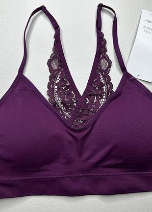 Топ еластичний з мереживом hunkemoller- сливовий рр м