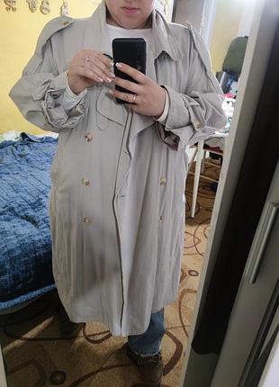 Трендовый плащ большого размера