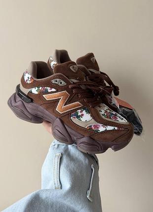 Трендові жіночі кросівки new balance 9060 atmos pink premium коричневі з квітковим принтом
